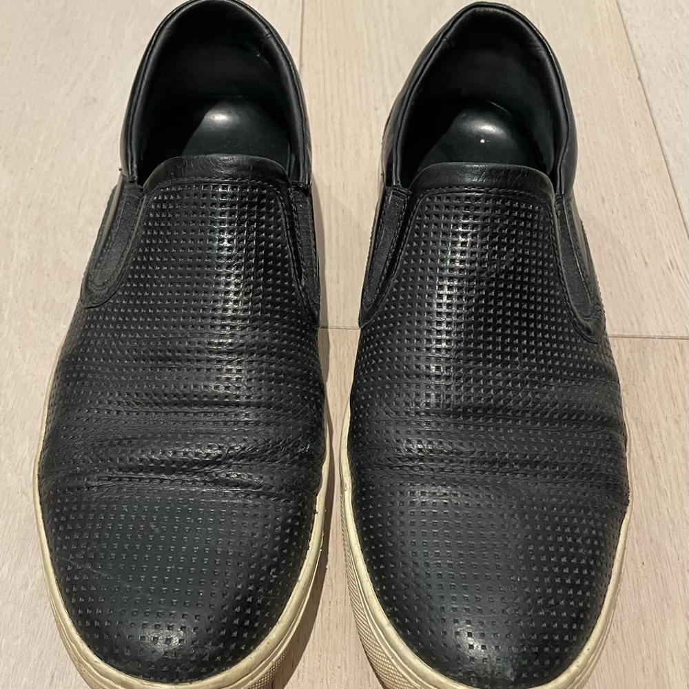 Vince Ace Black Leather Slip ons - Mens - Size 9